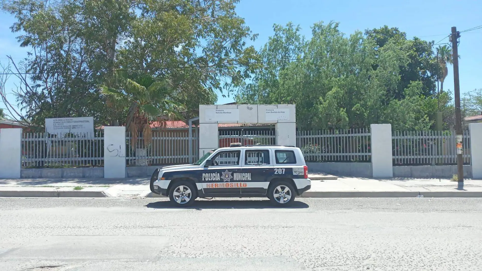 patrullas y policías hacen vigilancia en escuelas de Hermosillo